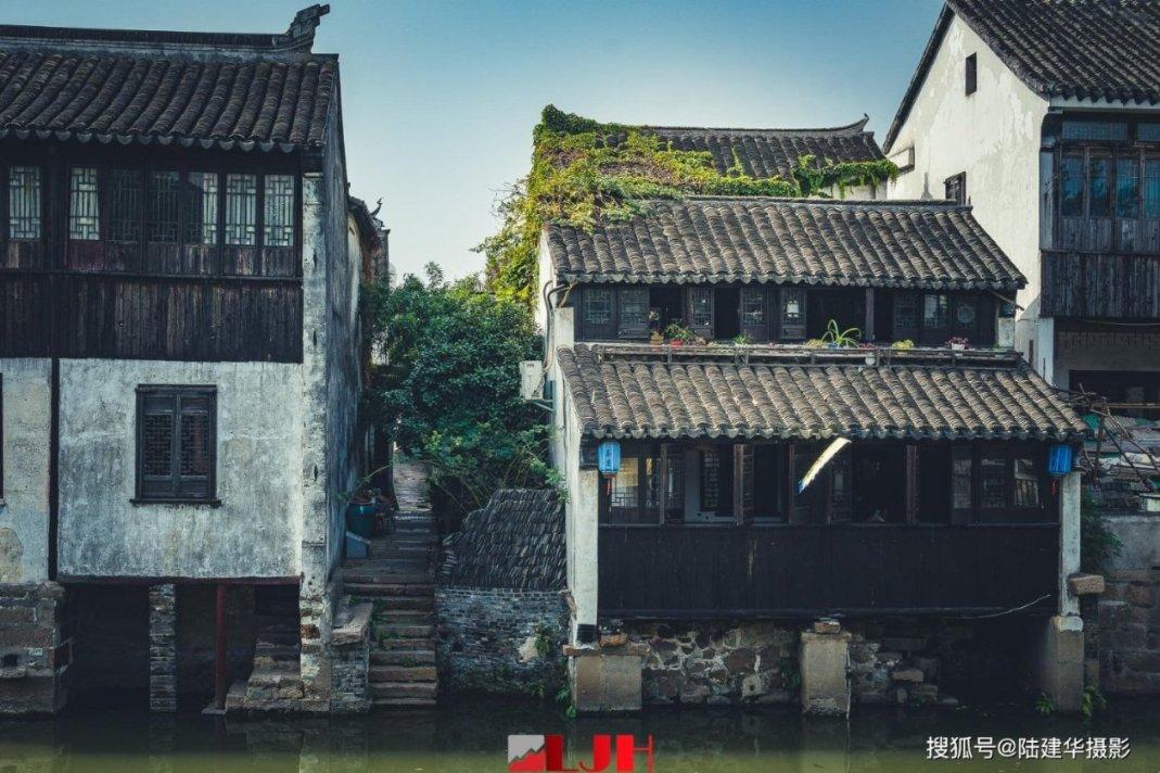 庚子辛丑壁上土